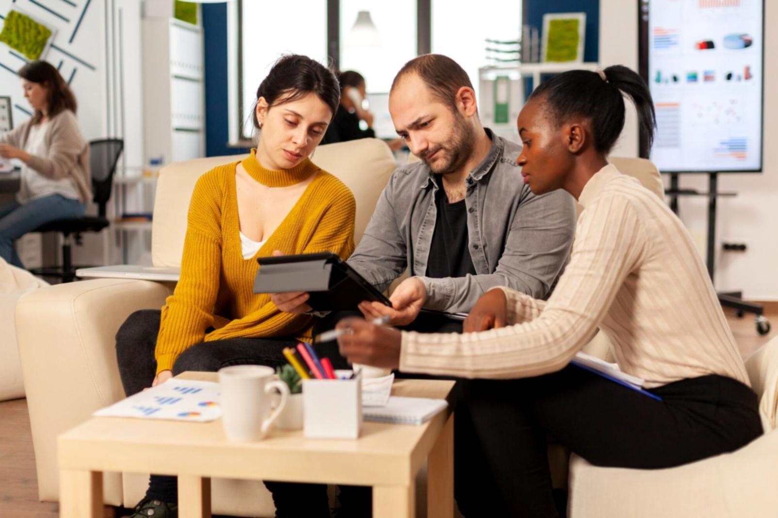 Espacio de trabajo colaborativo donde se desarrollan sistemas de automatización financiera